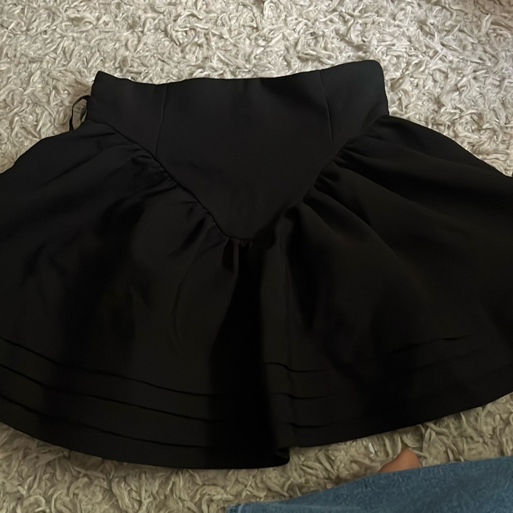 Black poofy skort